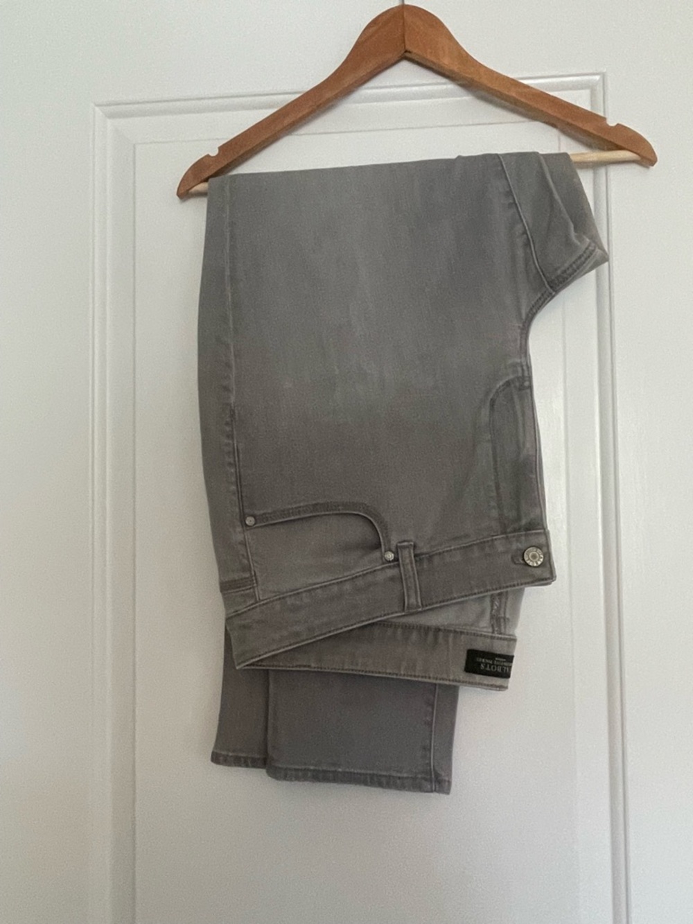 Talbots 5-pockets boyfriend jeans in faded grey (size 16W)